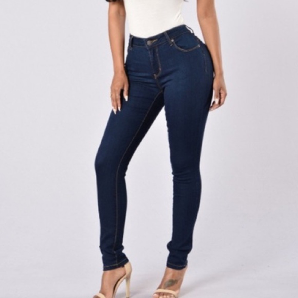 NWT Fashion Nova dark wash skinny jeans